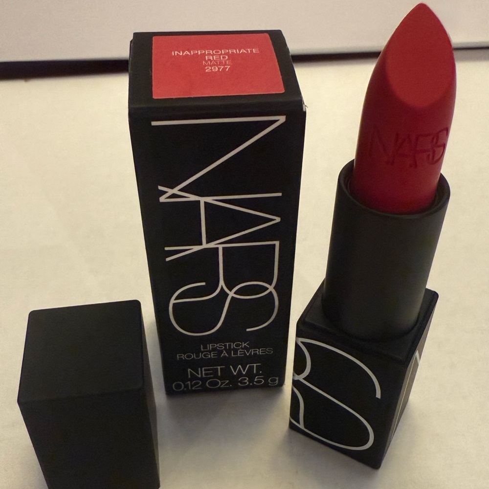 *NIB* NARS Lipstick in Inappropriate Red